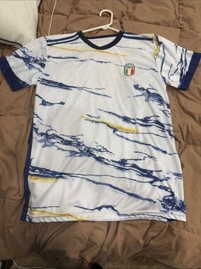 Italia Graphic Short-Sleeve Sports Top in White and Navy